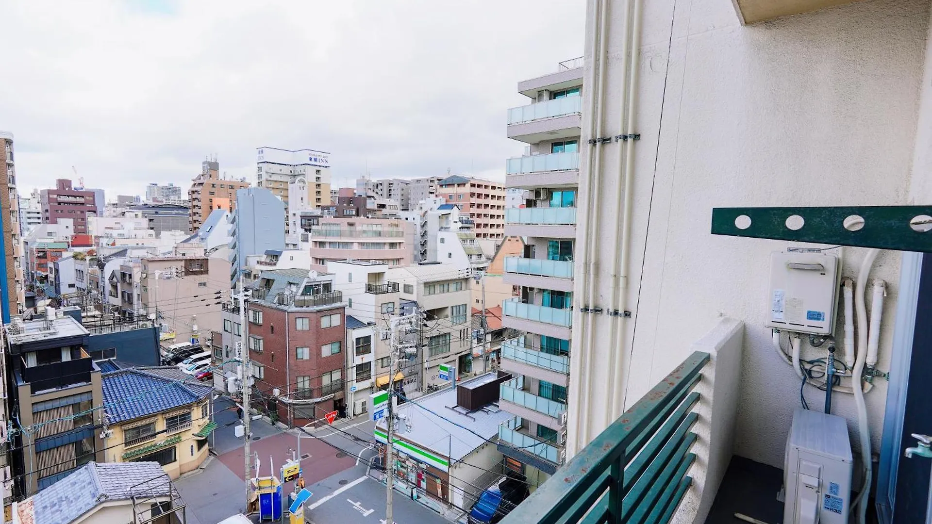 Rum i privatbostad Kuromon Royal Ueno Apartment Osaka